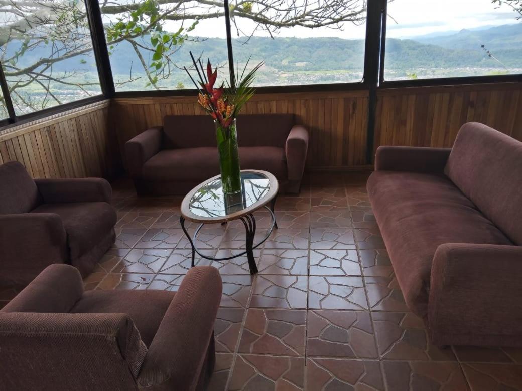 Hotel Green Mountain טוריאלבה מראה חיצוני תמונה